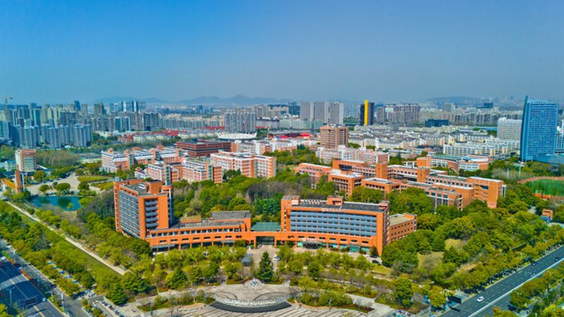 电子配件报价单：揭秘厂家直销的选品逻辑**