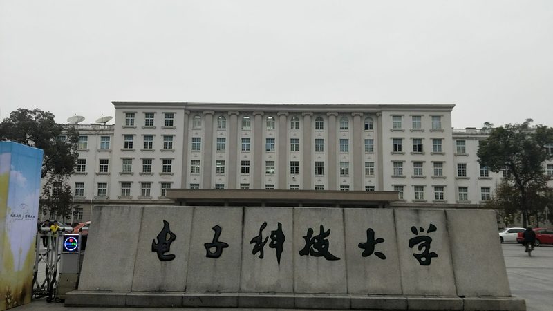 高压二极管耐压值：揭秘其重要性及选择标准**